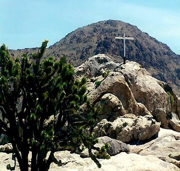 mojave-desert-cross2